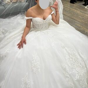 Elegant White Strapless Wedding Dress